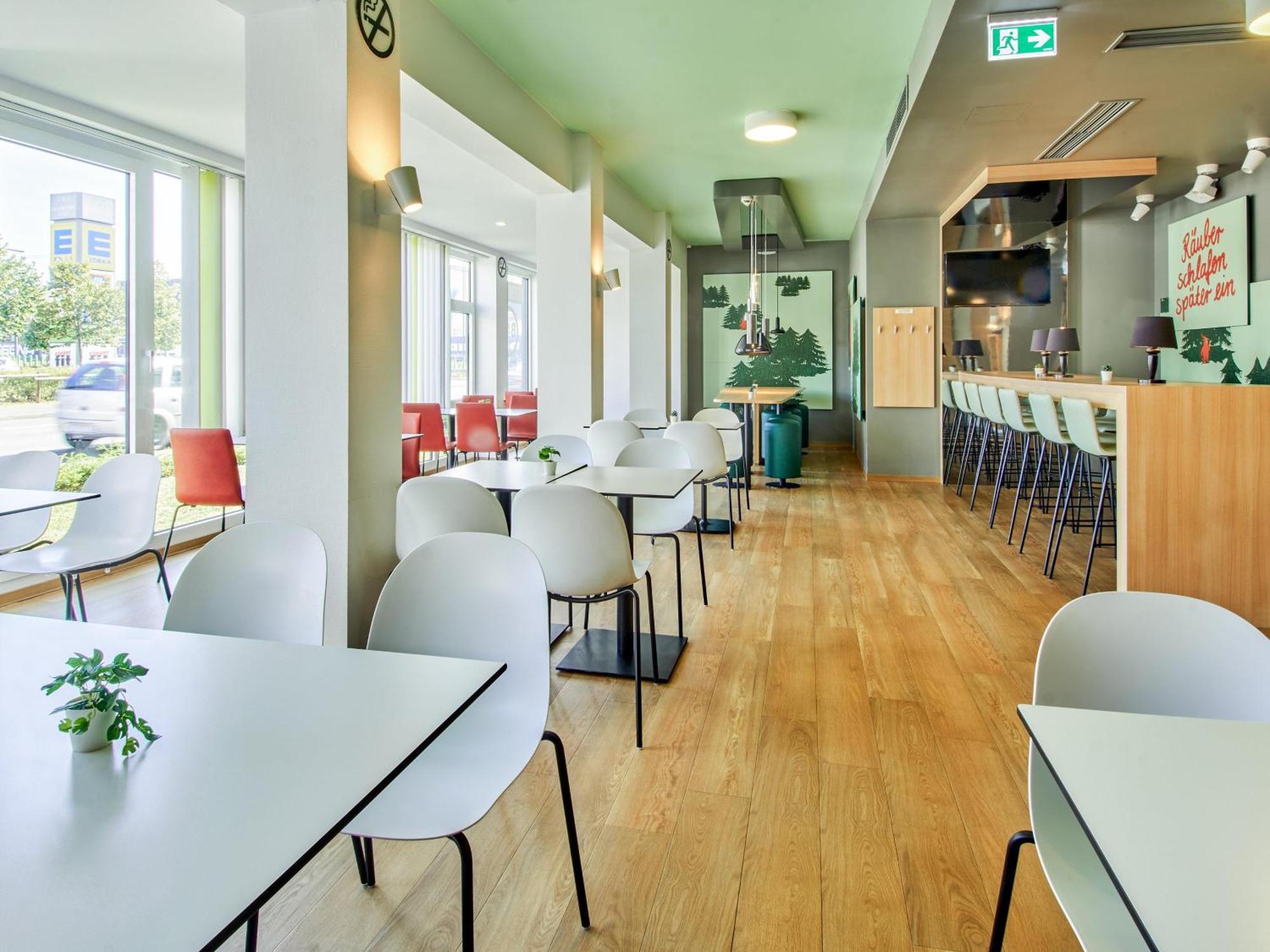 B&B Hotel Aschaffenburg Отель